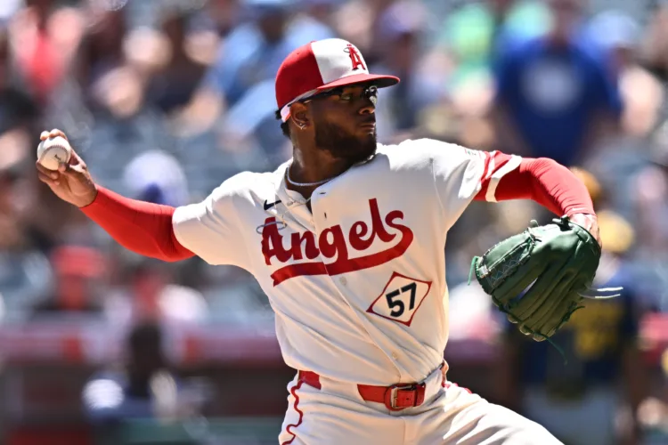 Ureña throws 3-hit ball for 6 innings, Meckler hits 2-run homer as Angels beat Brewers 3-0